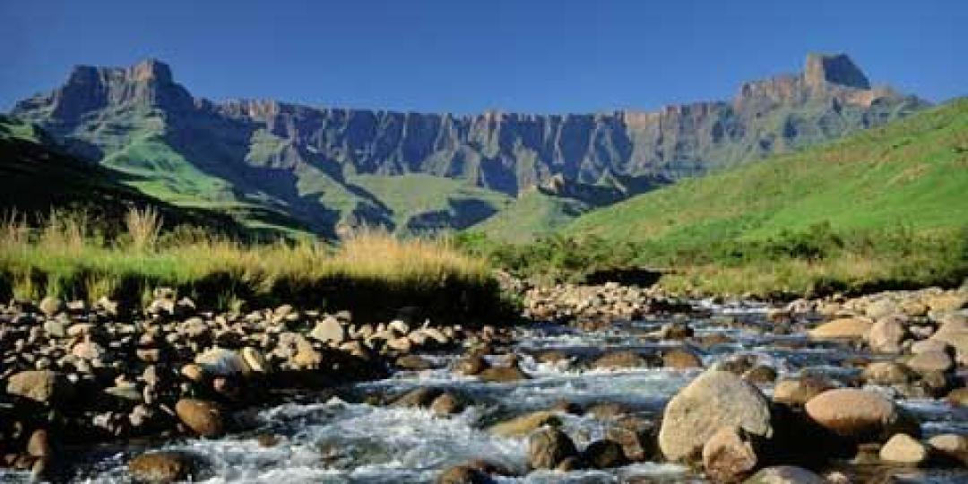 A decision to close the Drakensberg Amphitheatre region has been suspended.